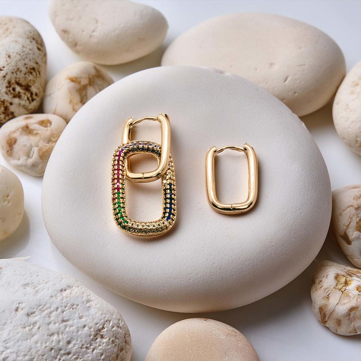 Renkli Zirkonyum Taşlı Gold Oval Küpe