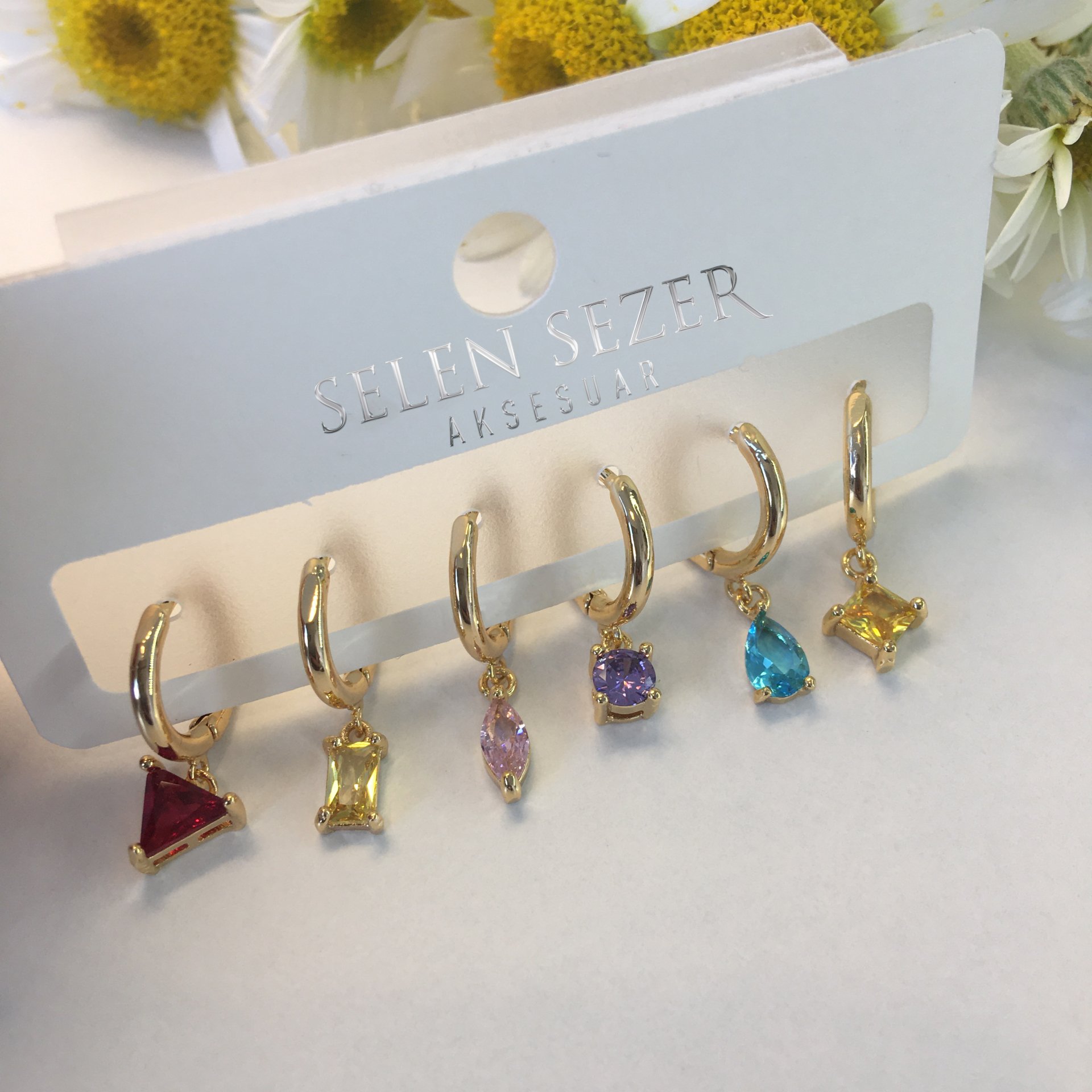 Zirkon Taşlı Geometrik Çok Renkli 6 lı Minimal Set Küpe