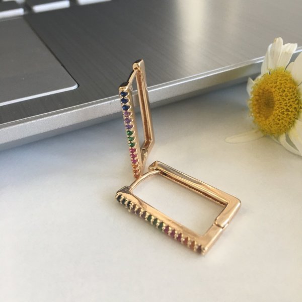 Zirkon Taşlı Çok Renkli Gold Tasarım Küpe