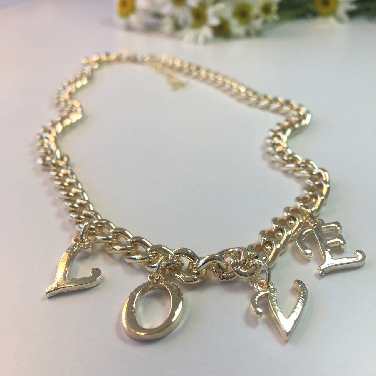 Harf Figürlü Gold Zincir Love Kolye