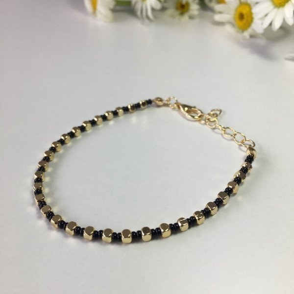 Boncuklu Gold Küp Bileklik SİYAH
