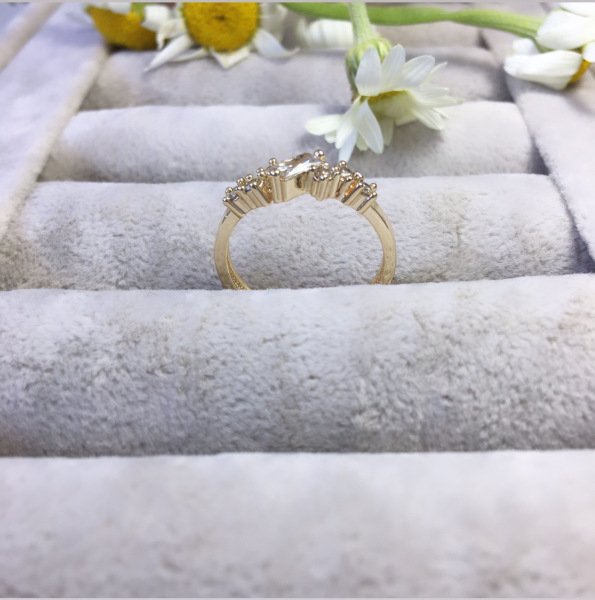 Tırnaklı Beyaz Zirkonyum Taşlı Yüzük