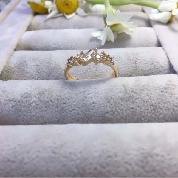 Tırnaklı Beyaz Zirkonyum Taşlı Yüzük