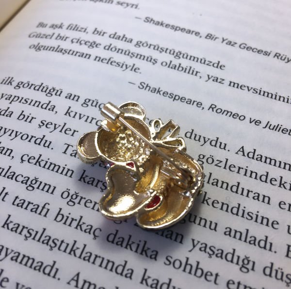Taşlı Kalpli Koala Broş
