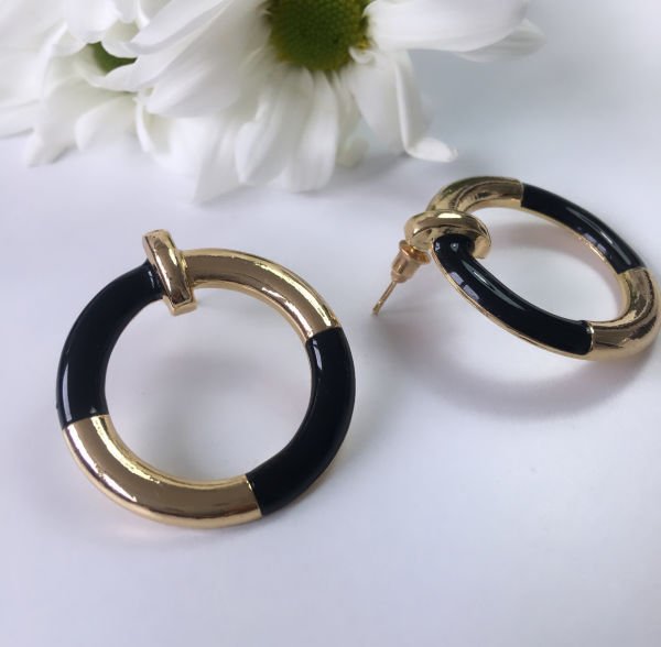 Renkli Gold Yuvarlak Plaka Küpe SİYAH