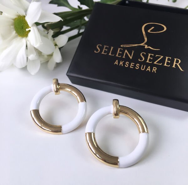 Renkli Gold Yuvarlak Plaka Küpe BEYAZ