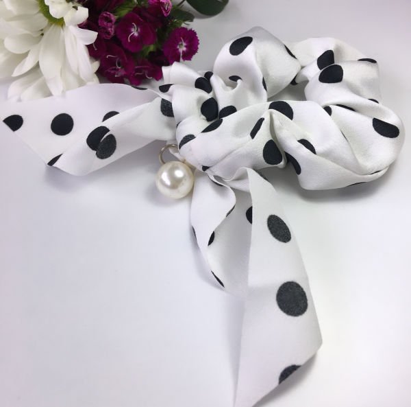 İnci Detay Puanlı Lastikli Beyaz Toka